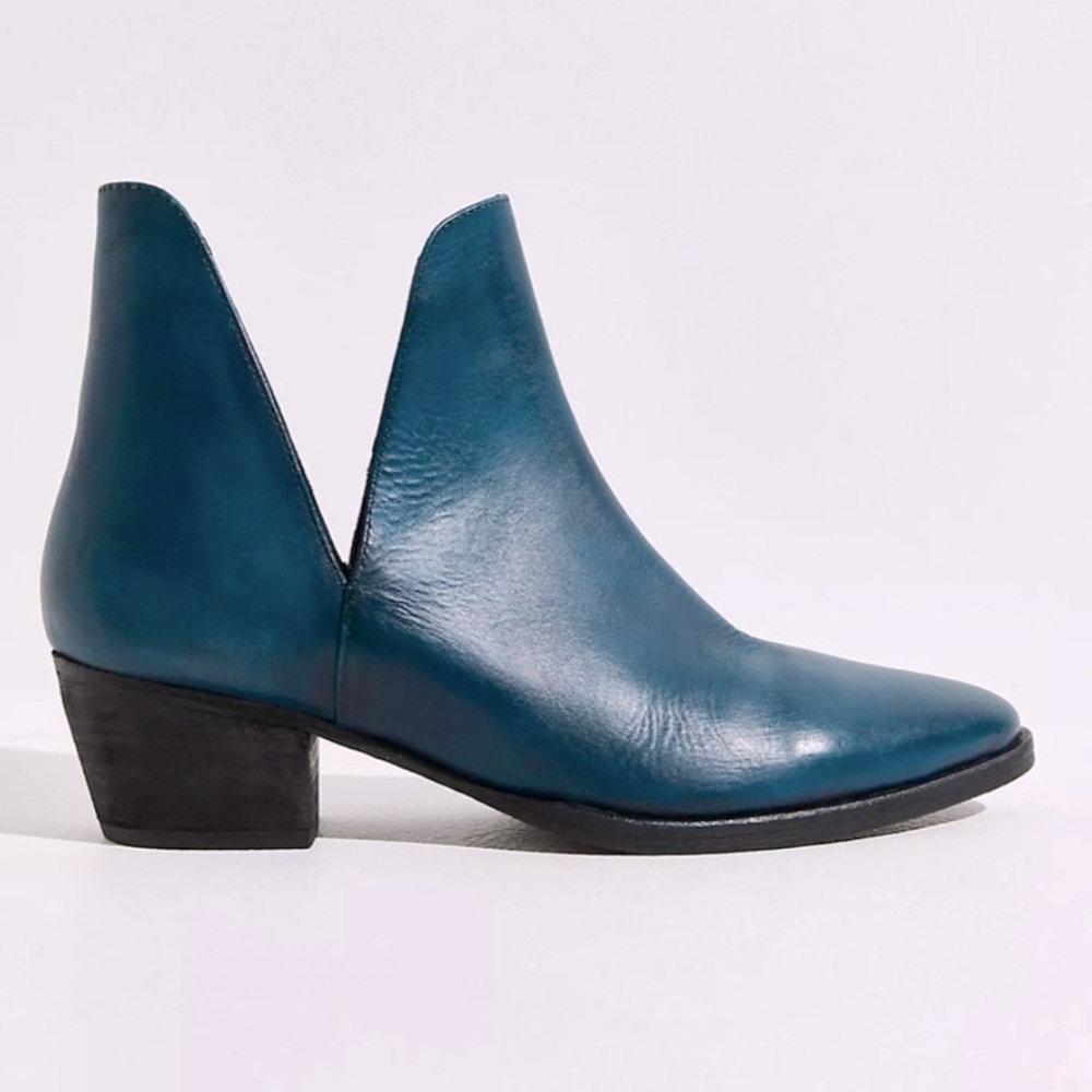 FREE PEOPLE 💙BLUE LEATHER BOOTS NWT